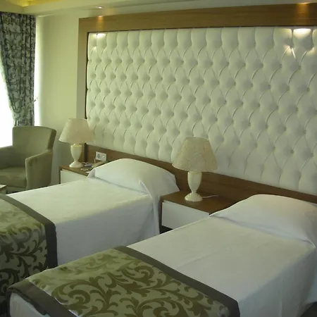 Hotel Esila 4*