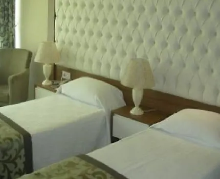 Otel Esila 4*