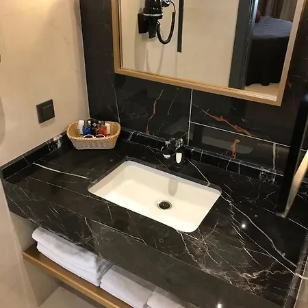 Otel Esila 4*